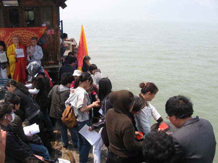 Ƭ 022.jpg