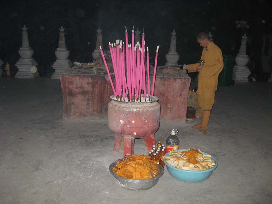 Ƭ 090.jpg